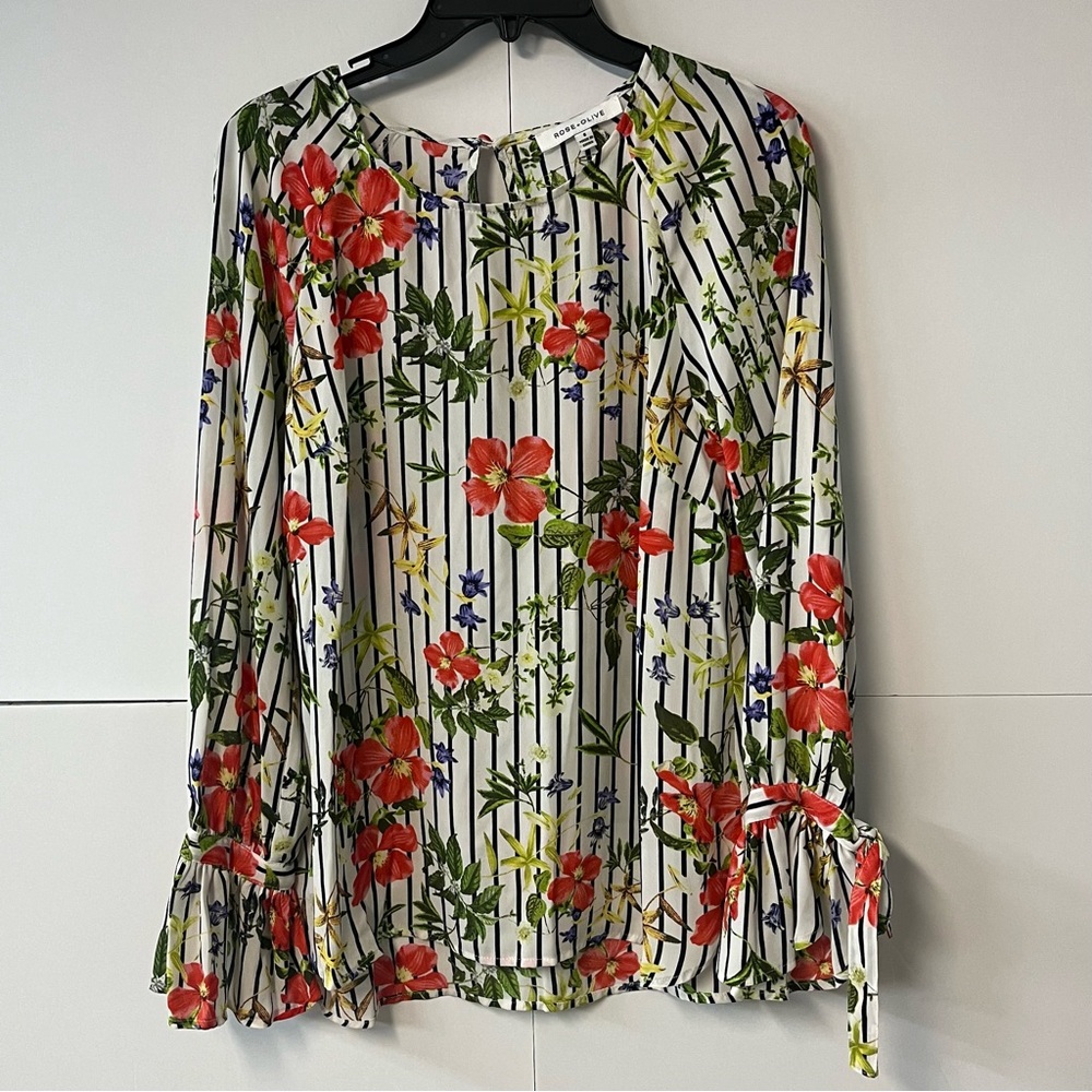 Women’s Rose & Olive floral blouse. Size Small.